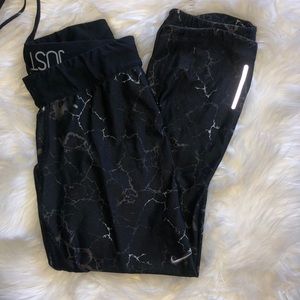 Women’s Nike dry fit leggings